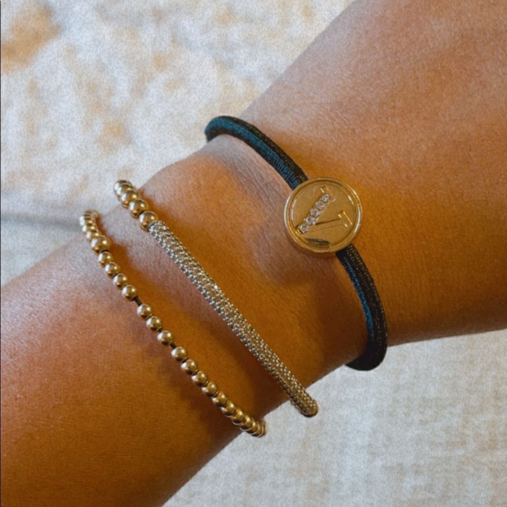 V  initial bracelet